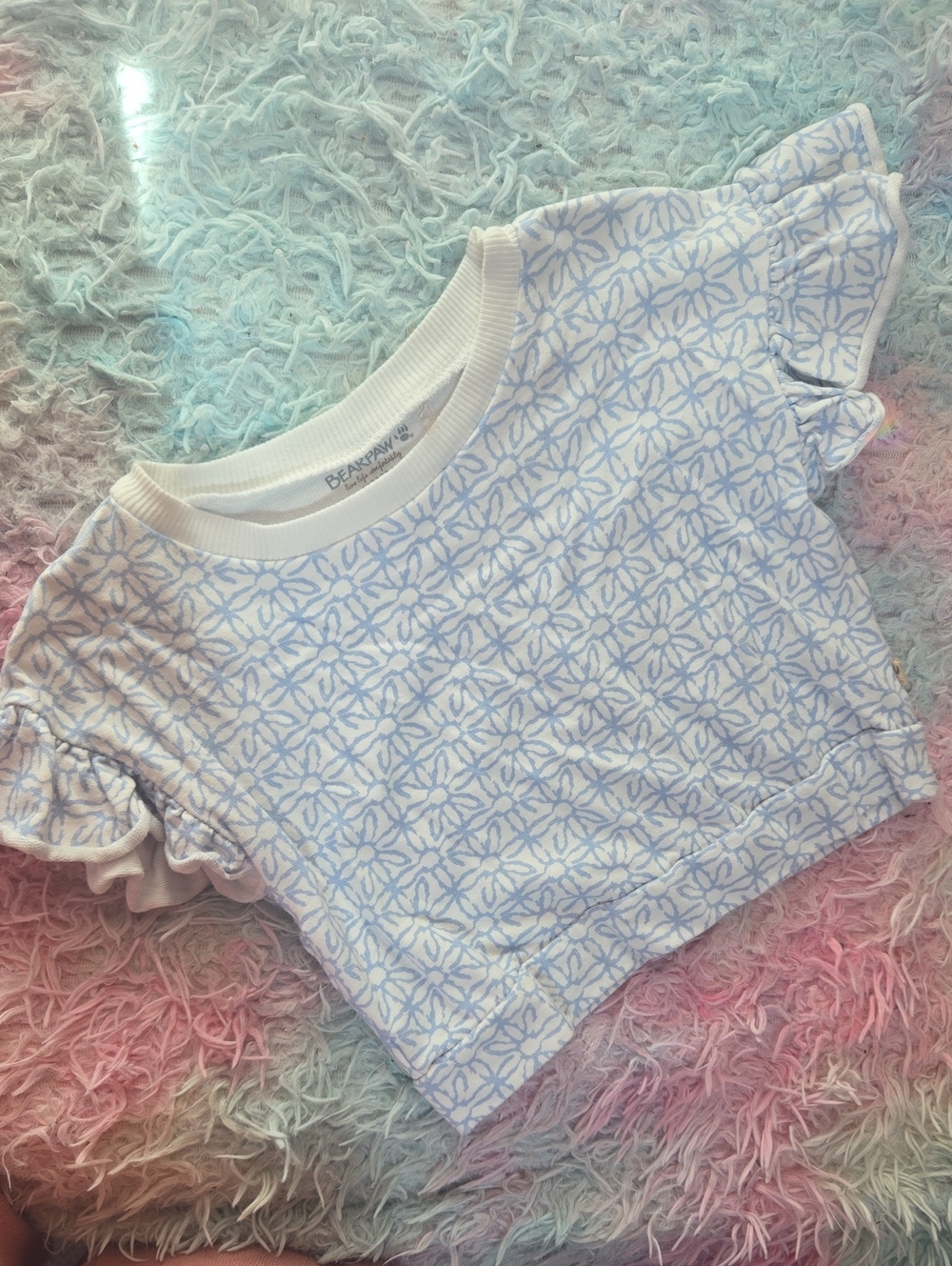 🐾 BEARPAW Floral Cropped Tee